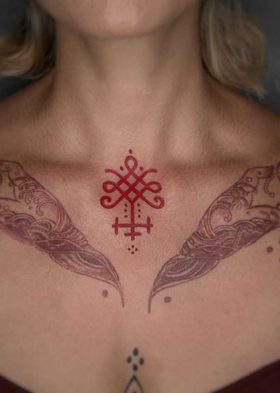 Ornamental chest knotwork piece